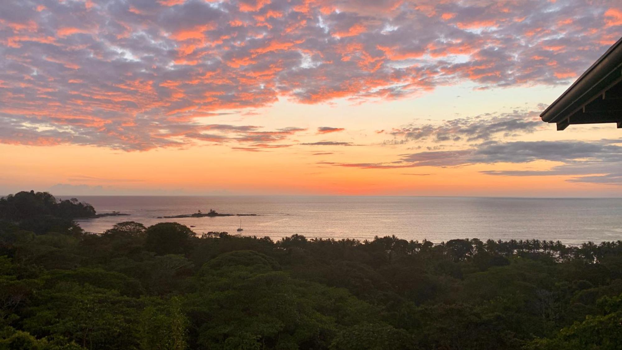 Pacific Edge Eco Lodge Доминикаль Номер фото